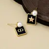 Pendientes Cuadrados de Esmalte con Forma de Estrella y Nariz de Cerdo con Perlas para Mujer, Pendientes Clásicos Elegantes de Letras de Alta Gama