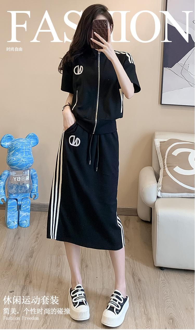 跨境淘货源分销2023秋季裙子新款街头潮流减龄小个子爆款欧货网红款运动套装休闲运动气质休闲时尚流行新款秋装秋装女装时尚套装套装女装秋季套装女套装女女士运动服女装两件套套装卫衣套装休闲套装秋季套装女装时尚套装盐系休闲套装女装2023百搭设计感小众洋气欧货阿里国际站跨境采购Cross-border, online source, distribution, 2023 autumn skirt, new style, street, trend, age reduction, small, explosive, European goods, network red, sportswear, leisure sports, temperament leisure, fashion popular, new autumn wear, autumn women's wear, fashion suit, women's suit, women's suit, women's sportswear, women's two-piece, hoodie suit, leisure suit, Autumn suit, women's fashion suit, salt department, women's 2023, everything, design sense, niche, foreign style, Ali International Station, cross-border procurement