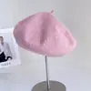 Boina de tricô listrada em mistura de lã australiana para mulheres, chapéu de artista básico versátil de inverno, chapéu de comissário de bordo moderno