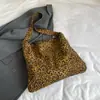 Linda Bolsa de Compras Casual Grande Capacidade Bolsa Europeia e Americana Bolsa Feminina Nova 2024 Bolsa de Ombro Elegante Cor Sólida Bolsa Tote