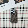 Letra D Europea y Americana Adecuada para Iphone16/15/14Promax Apple 13/17 Agujero Grande Funda para Teléfono Lujo Gama Alta