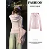 Sudadera Rosa de Primavera y Otoño Chaqueta Ajustada para Mujer, Hermoso Conjunto de Principios de Otoño, Nuevo Estilo Coreano 2026 Top Recto de Hombro que Ceñe la Cintura