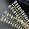 Adesivos de unhas quadradas estilo europeu de comprimento médio, adesivos de unhas postiças com padrão de floresta vermelho-escuro temáticos de Halloween europeus e americanos