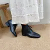 Botas de Cano Curto de Couro Bovino Camada Superior Estilo Novo 2024 Vintage Confortáveis Versáteis Salto Baixo Cadarço Botas Martins de Couro da Moda para Mulheres