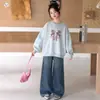 Conjunto de Ropa para Niñas 2026 Nueva Moda Infantil para Niñas Mayores, Conjunto de Dos Piezas de Sudadera con Cuello Redondo y Jeans para Primavera y Otoño