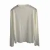 Blusa de Encaje Beige Suave con Cuello Semi-Alto y Jacquard de Encaje Intricado, Elástica y Elegante, Adecuada como Capa Base, Estilo Coreano