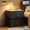 Mesa de cabeceira preta, estilo vintage, madeira maciça, novo modelo 2026, para uso doméstico, quarto, luxo leve, design de alta qualidade, pequeno armário de armazenamento de cabeceira