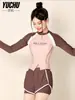 Traje de baño de dos piezas para mujer 2026, con bloques de color y manga larga, estilo shorts casual adelgazante, para playa, juegos acuáticos, resort de aguas termales