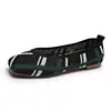 Comércio Exterior Transfronteiriço 2024 Tamanho Grande Cabeça Quadrada Leve Raso Fundo Plano Respirável Macio Fundo Tênis Casual Slip-on Tecido Flyknit