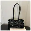 Hebilla de cinturón de moda retro de comercio exterior transfronterizo 2026 de gran capacidad, remache, bolso de mano, bolso tote de hombro para mujer