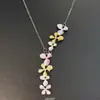 Collar Asimétrico de Flores Coloridas Vintage para Mujer, Estilo Vintage de Alta Gama, Lujo Ligero, Cadena para Clavícula de Nicho