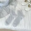 Calcetines para Mujer en Azul Claro con Bordado de Moño Hecho a Mano, Diseño de Oso, Malla Transpirable Versátiles Slouch Socks Mayoreo