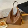 Bolso de Mano Tejido Texturizado Retro de Comercio Exterior para Mujer Nuevo Casual Gran Capacidad para Viajar al Trabajo Bolso de Hombro Único Moda de Nicho Bolso de Axila