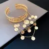 Pulsera de Brazo con Borla Redonda de Metal para Retrato, Pulsera de Estilo Exagerado Transfronterizo Europeo y Americano, Joyería de Lujo Ligero de Alta Gama para Mujeres