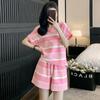 Celebridade da Internet Roupa Esportiva Casual Frita de Rua Feminina de Verão Solta Moda Redutora de Idade Listrada de Manga Curta Shorts Conjunto de Duas Peças Estilo Ocidental