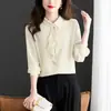 Camisa Chiffon Verde Estilo Francês 1802 para Mulheres Nova Coleção Primavera 2025 Senso de Design Redutora de Idade Top de Manga Longa com Fita