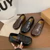 Mocassins de plataforma grossa estilo britânico com salto escondido, nova coleção outono 2026, estilo preppy versátil, sapatos casuais de couro para mulheres