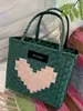 Cesta de Legumes Coração Colorido Contrastante Sacola Plástica Trançada Bolsa de Ombro Grande Capacidade Tecida à Mão Sacola de Lembrança Presente de Casamento