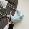 Bolsa Quadrada Pequena Texturizada Casual Estilosa de Nicho Nova para Mulheres Verão 2025, Bolsa de Ombro Transversal Casual da Moda Tendência