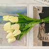 Flor Artificial Buquê de Tulipas de PU Casa Ornamentos de Flores Falsas de PU Casamento Decoração de Casamento Arranjo para Foto Flores de Mão