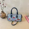 Bolso Cruzado de Mezclilla Bordado Cereza 2026 Moda Personalizada de Moda Verano para Viajes Diarios Bolso de Hombro Único Bolso Boston