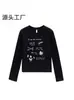 Nuevo Top Negro de Hombro Regular para Primavera y Otoño, Marca de Tendencia Estilo Americano, Diseño Único, Camiseta Versátil a la Moda de Manga Larga