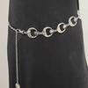 Cinturón de cadena de metal de una sola capa con diseño de luna y estrella para mujer, estilo hip hop punk, con forma de media luna y sol.