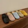 Primer Encuentro con los Zuecos Birkenstock de Suela Gruesa para Mujer, Nuevo Modelo Primavera 2026, Versátiles Mocasines Retro de Punta Redonda Estilo Bosque