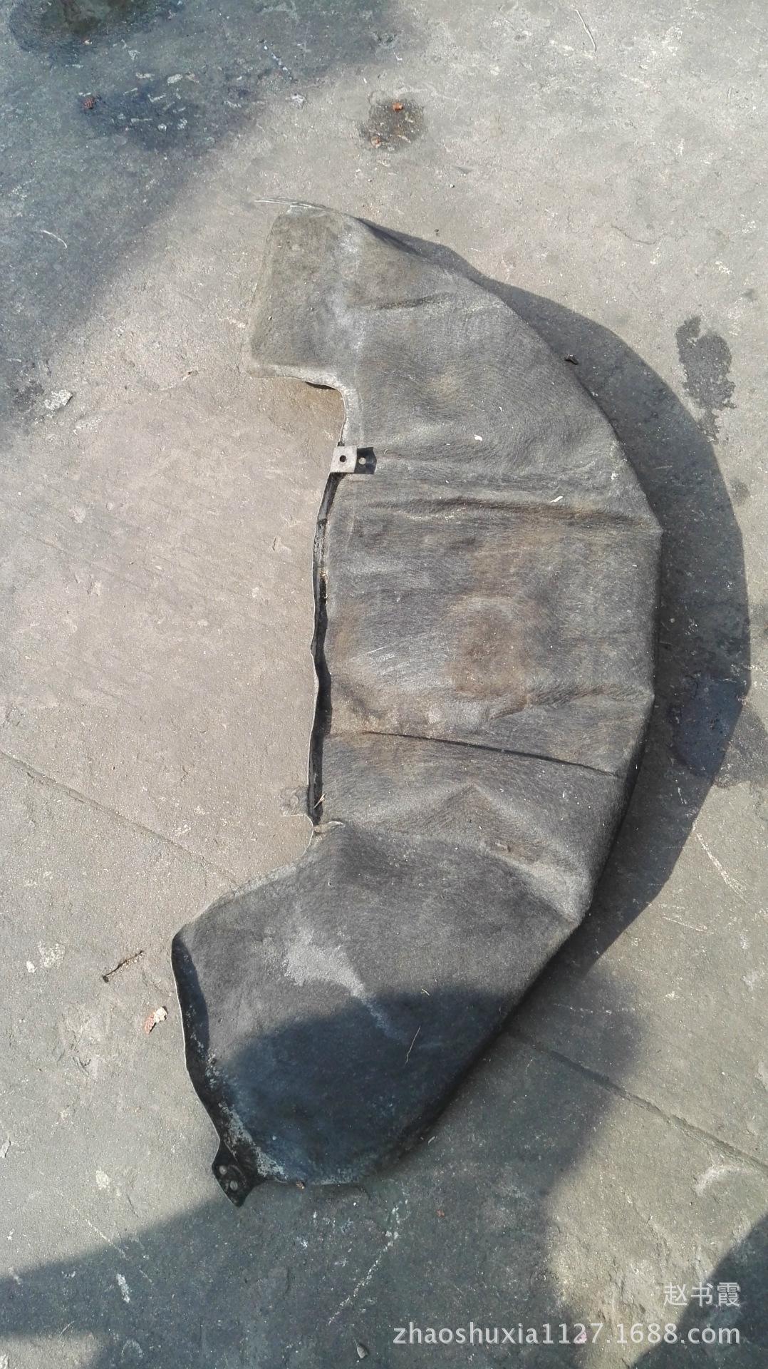 2010年款奔驰唯雅诺636右后轮内衬3