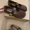 Zapatos Retro Mary Jane First Encounter Season para Mujer Otoño 2026 Nuevo Estilo con Falda Hebilla Metálica Velcro Zapatos de Ballet