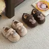 Zapatos peludos INS franceses 2026 Otoño/Invierno Nuevo Estilo Versión Coreana Lindo Dibujo Animado Conejito Peludo Más Terciopelo Zapatos de Algodón para Niñas