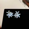 Pintura a Óleo Azul Nebuloso Flor de Gotejamento a Óleo Francesa Brincos de Pérola Luxo Acessível Alta Gama Nicho Elegante de Fada Brincos de Tarraxa