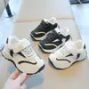 Zapatos Aggan para Niños Estilo Nuevo Zapatos Deportivos para Niños Suela Suave Zapatos de Papá Zapatos Blancos Casuales para Niñas Dropshipping Venta al por Mayor