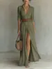 Vestido de verano para mujer estilo europeo y americano, cuello en V, abertura larga, color liso, adelgazante, estilo vacacional, vestido tipo camisa con diseño de cinturón, 2026
