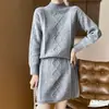 Conjunto casual de malha com trança em padrão de losangos estilo coreano, com gola alta e meia, para mulheres, conjunto de vestido suéter macio para outono e inverno