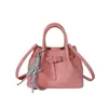 Bolsas Coreanas de Nicho Verano 2026 Nuevo Bolso de Mano Versátil de Gama Alta para Viajes de Negocios Bolso Cubo Bolso Cruzado para Mujer