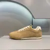 Novos tênis de treino casuais respiráveis da moda, de cano baixo, para primavera e outono, estilo alemão, para homens e jovens, retrô, modernos, antiderrapantes, para o dia a dia.