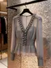 Blusa elegante de encaje de manga larga con cuello en V suave estilo francés para mujer, con diseño entallado a la cintura, elegante y favorecedor con detalles de volantes, adecuada para primavera