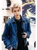 Chaqueta corta de mezclilla acolchada en los hombros de color azul oscuro para hombre, moderna y elegante, con un ambiente americano de alta gama y genial, chaqueta de mezclilla a la moda