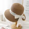 Chapéu de Palha com Laço de Renda Novo Estilo de Verão para Mulheres, Chapéu de Sol com Aba Larga, Chapéu de Praia Personalizável para Férias no Atacado