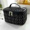 Bolsa de cosméticos de gran capacidad, de alta gama, estilo Hepburn a la moda, impermeable, bolsa de tocador portátil para viajes, organizador de maquillaje de mano