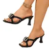 Sandalias de tiras abiertas con pedrería para mujer, nuevo estilo verano 2026, adecuadas para combinar con faldas, sandalias tipo mom, punta cuadrada, tira fina, tacón de aguja alto