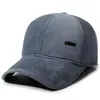 Chapéu de inverno à prova de vento e resistente ao frio com proteção para as orelhas para homens de meia-idade e idosos, um boné de beisebol quente e espessado com forro de fleece