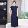 Vestido de verão para mulheres de meia-idade, novo estilo chinês, mangas curtas, gola alta retrô, elegante para mães, cheongsam modificado