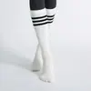 Calcetines de yoga de tubo largo con cabeza redonda, tres rayas, de media caña, antideslizantes, profesionales para mujer, para interior, cross-border