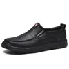 Zapatos casuales de cuero transfronterizos cuero suave suela suave mediana edad y ancianos transfronterizos talla grande zapatos de cuero hombres costuras hechas a mano slip-on zapatos de papá