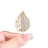 Broche de Mariposa para Mujer Sentido de Gama Alta Nicho Venta al por Mayor Pin de Perla Temperamento Fijo Metal Traje Joyería de Perlas