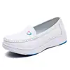 Novos sapatos de enfermeira sola macia respirável sapatos de trabalho para médico sola grossa antiderrapante plano Sapatos médicos confortáveis sapatos brancos para mulheres