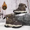 Botas de nieve de invierno 2026 nuevas, engrosadas, impermeables, de caña alta para niños, zapatos de algodón de media pantorrilla para niños con suelas gruesas