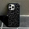 Estilo escuro ins Nicho case de celular estampa de leopardo legal para Apple 18promax furo grande case de vidro iPhone16pm